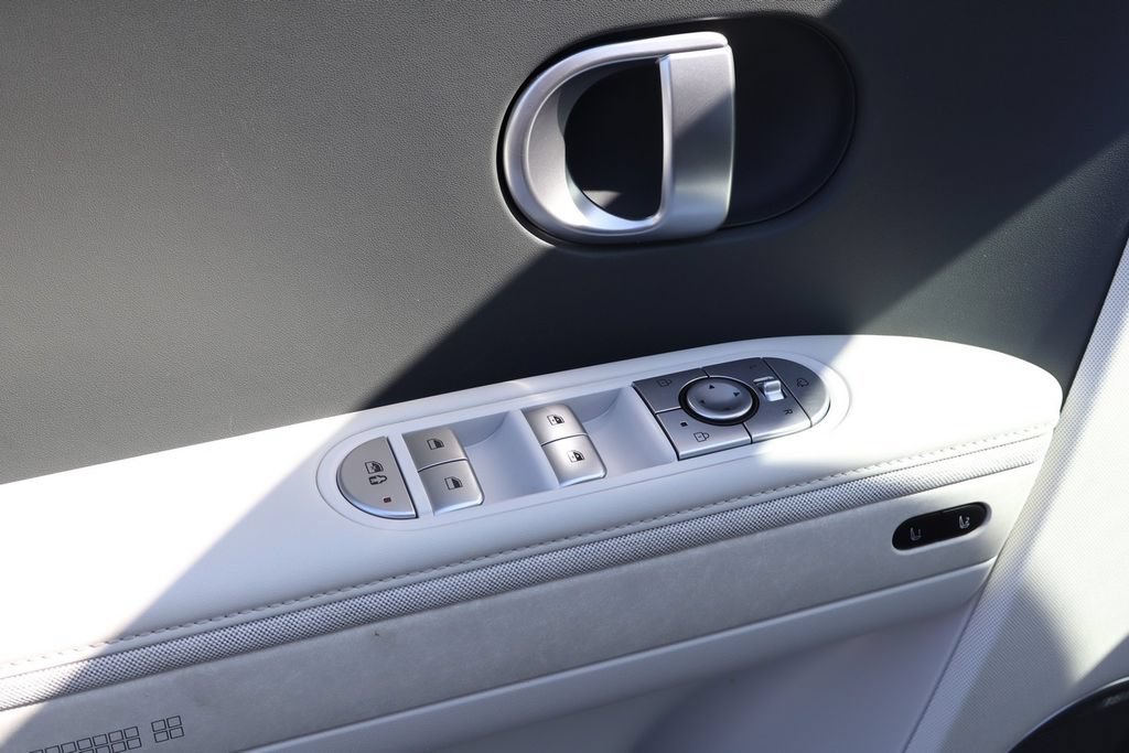Used 2024 Hyundai Ioniq 5 Limited RWD image 18