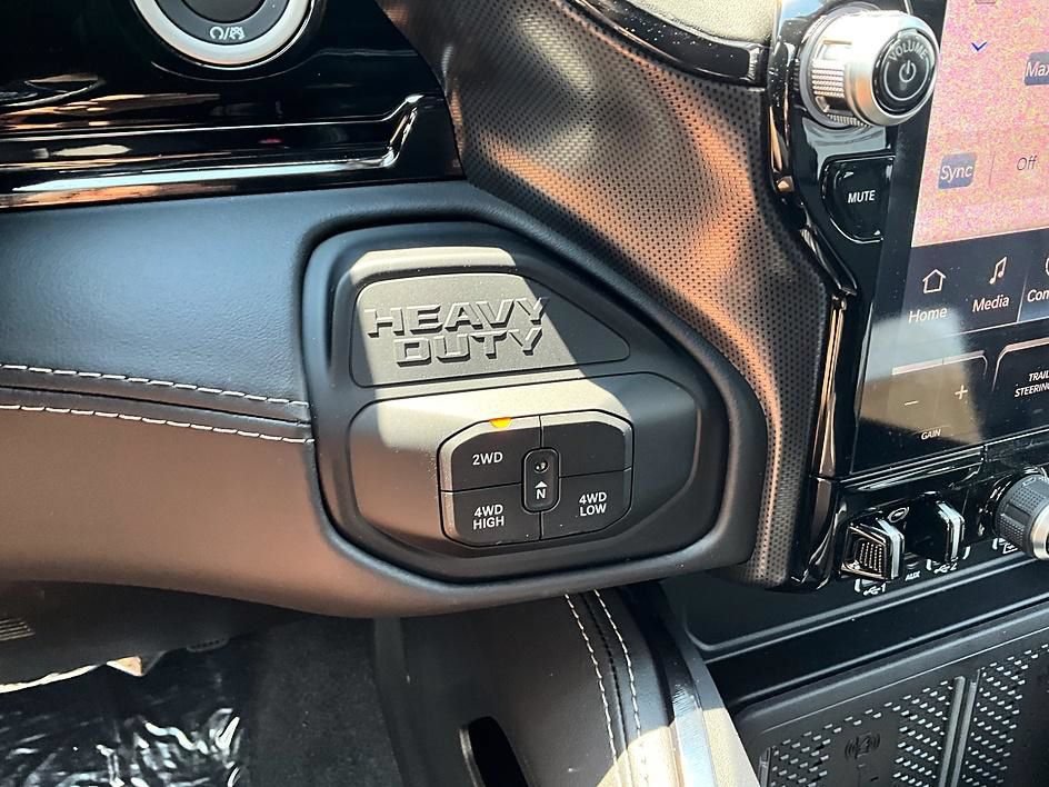New 2026 RAM 3500 Limited AWD/4WD image 20