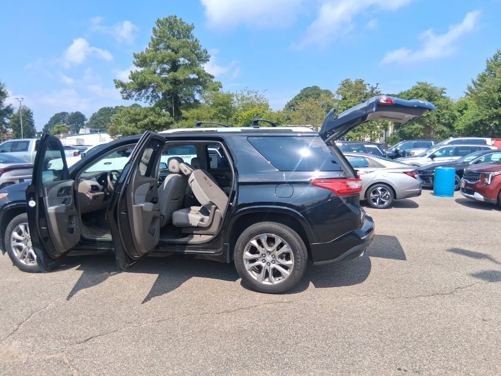 Used 2018 Chevrolet Traverse Premier w/ Driver Confidence II Package FWD image 20