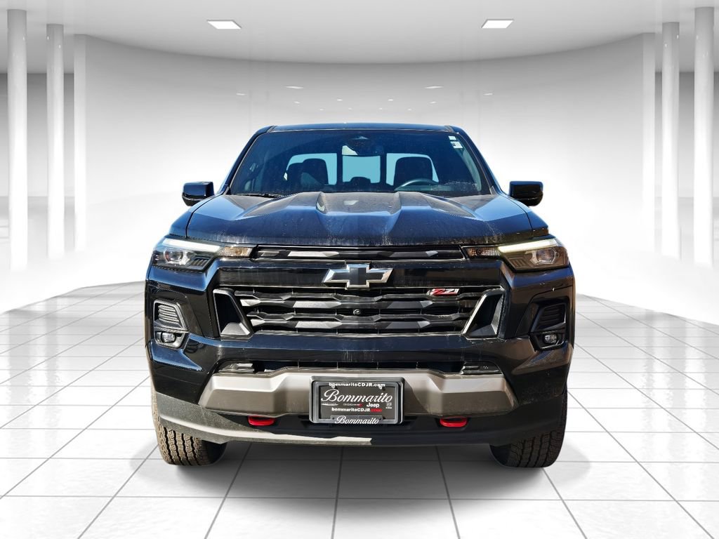 Used 2024 Chevrolet Colorado Z71 w/ Z71 Convenience Package 2 image 8