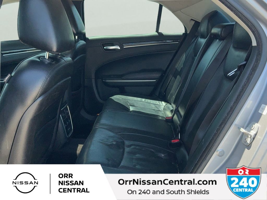 Used 2017 Chrysler 300 C RWD image 13