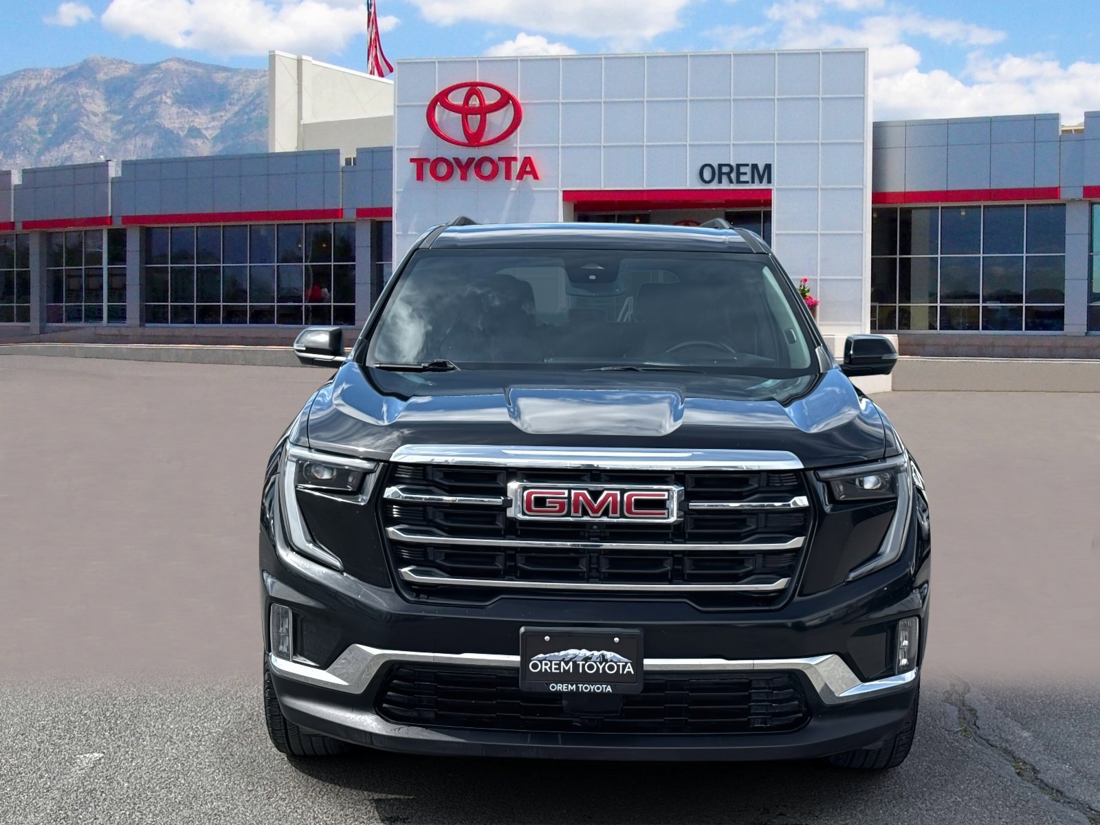 Used 2024 GMC Acadia Elevation image 2