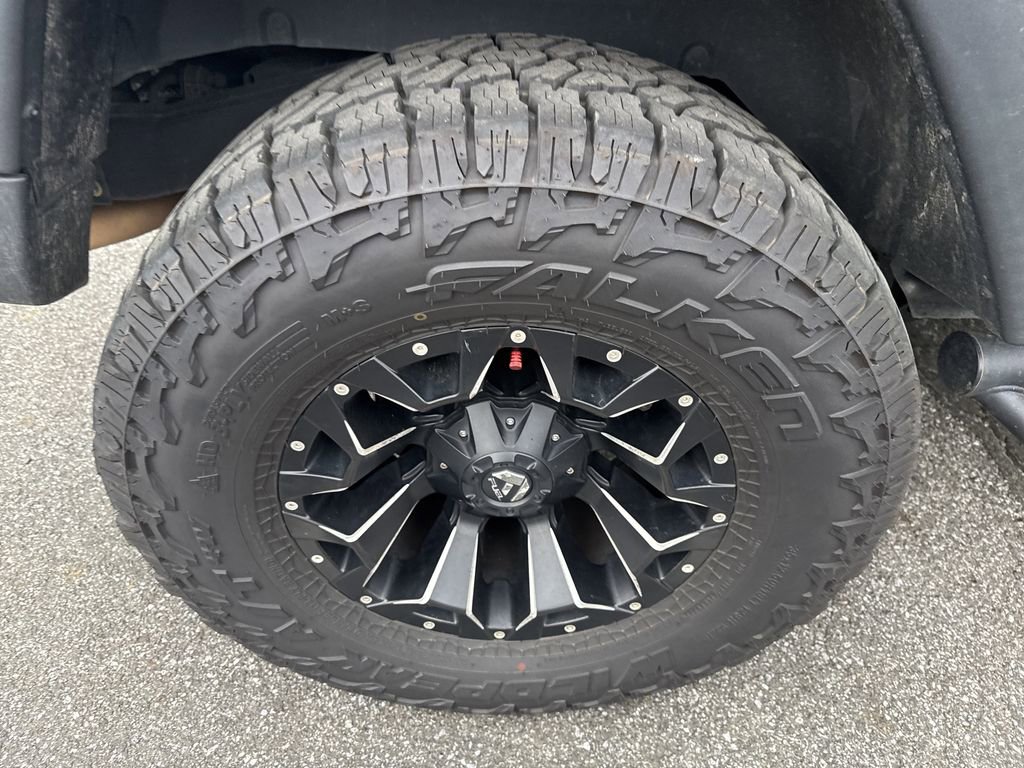 Used 2016 Jeep Wrangler Unlimited Rubicon image 12