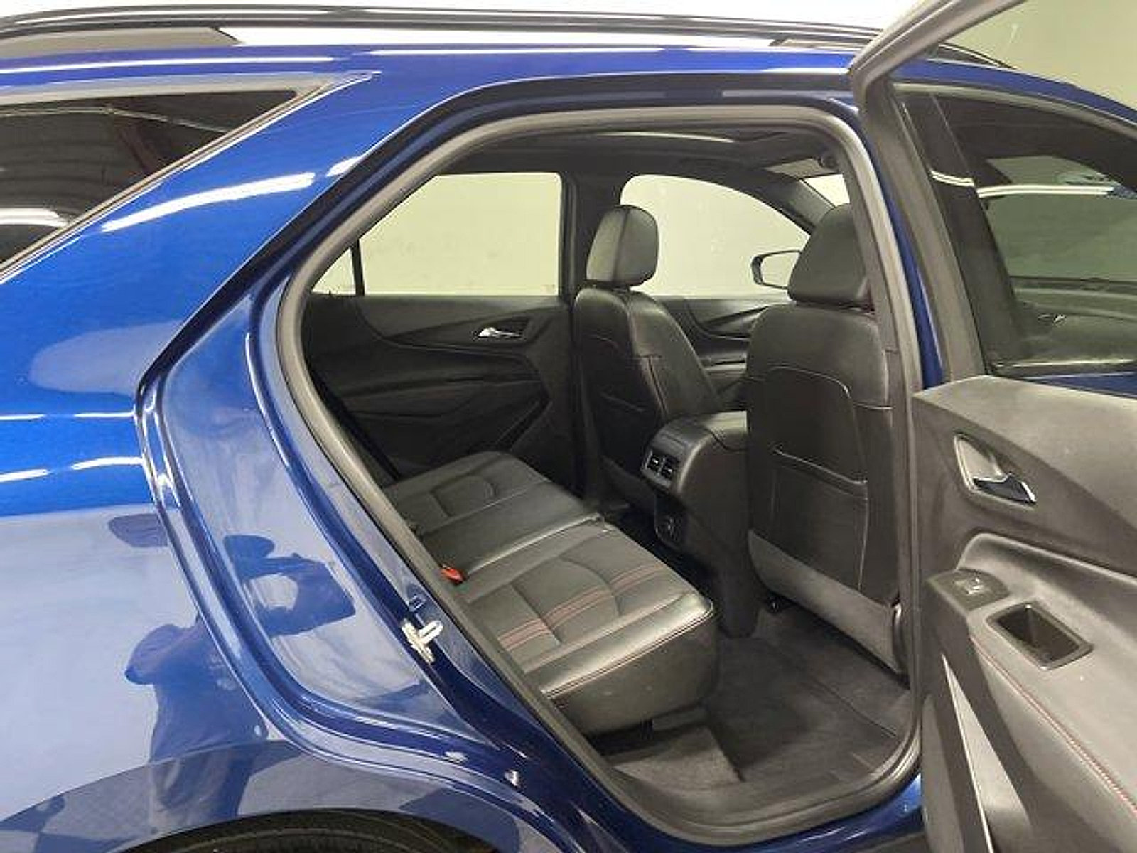 Used 2023 Chevrolet Equinox RS FWD image 15