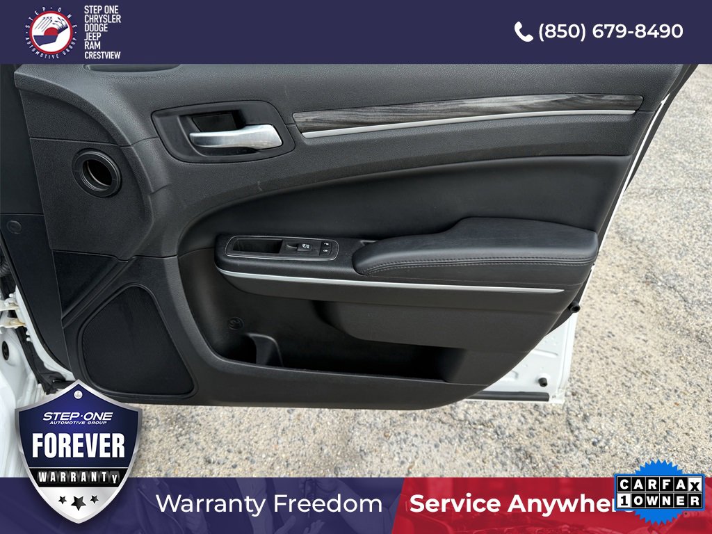 Used 2022 Chrysler 300 Touring image 37