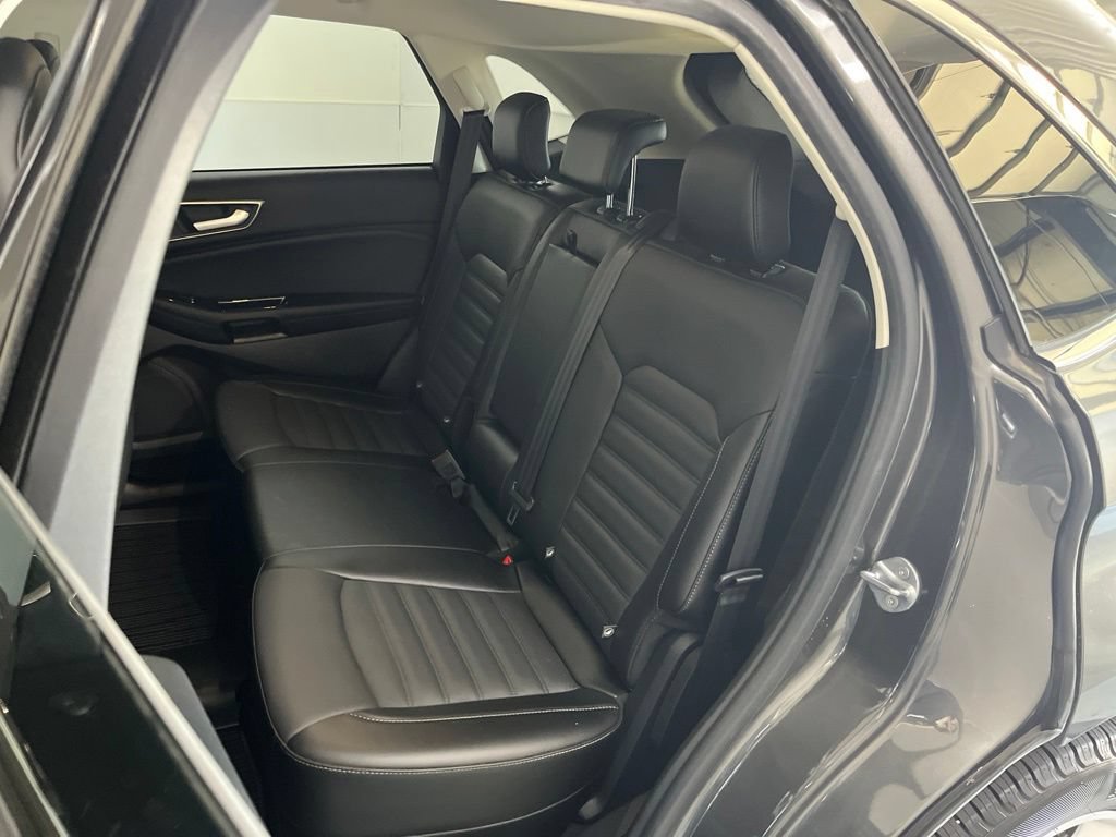 Used 2017 Ford Edge SEL w/ Equipment Group 201A AWD/4WD image 20