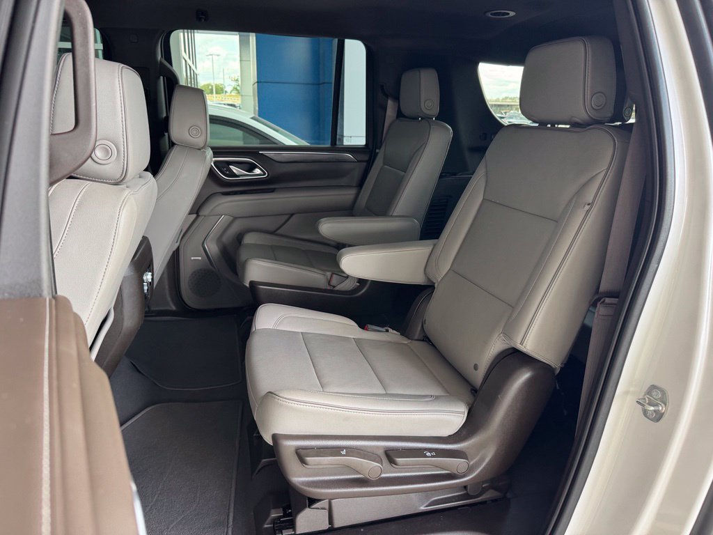 Used 2023 GMC Yukon XL SLT AWD/4WD image 21