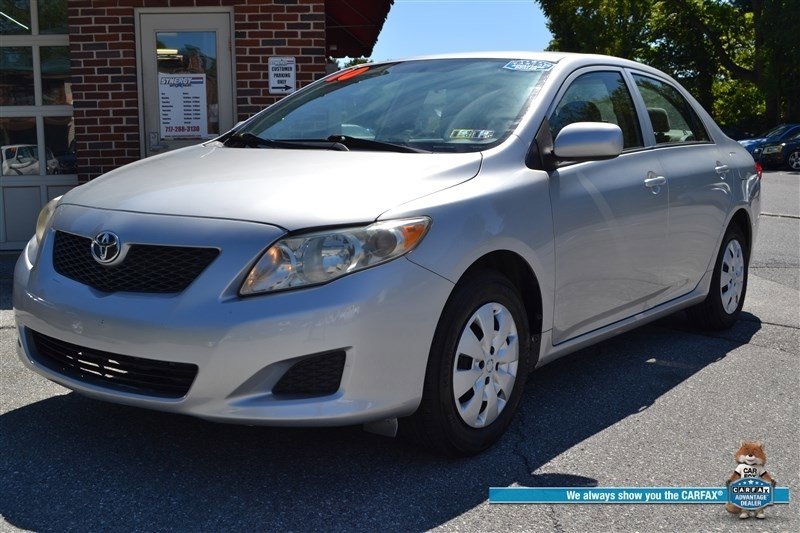 Used 2010 Toyota Corolla LE image 1