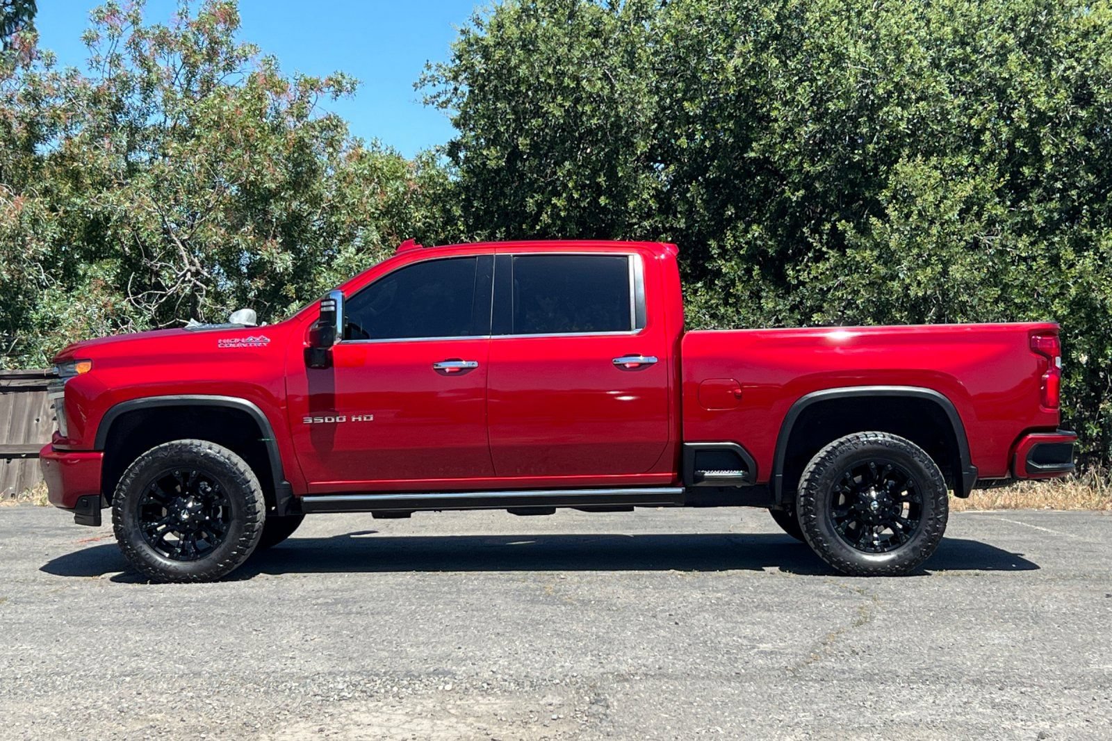 Used 2022 Chevrolet Silverado 3500 High Country w/ Safety Package II AWD/4WD image 7