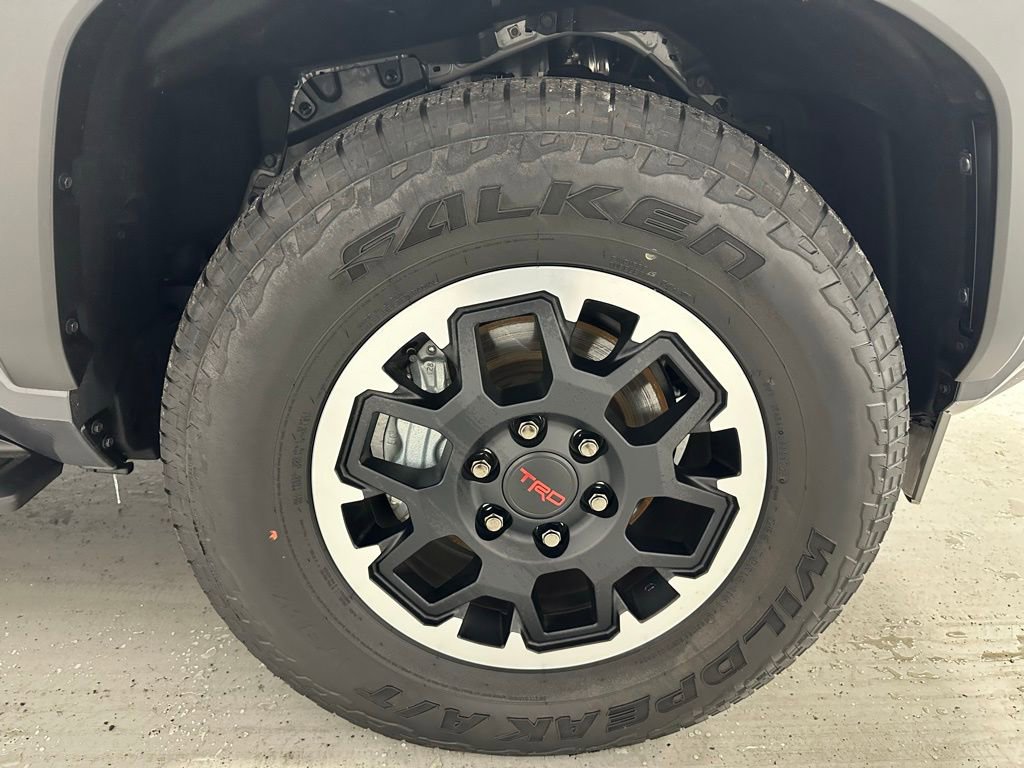 Used 2025 Toyota 4Runner TRD Off-Road image 60