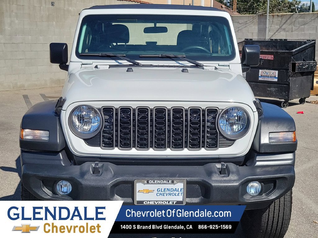 Used 2025 Jeep Wrangler Sport AWD/4WD image 8
