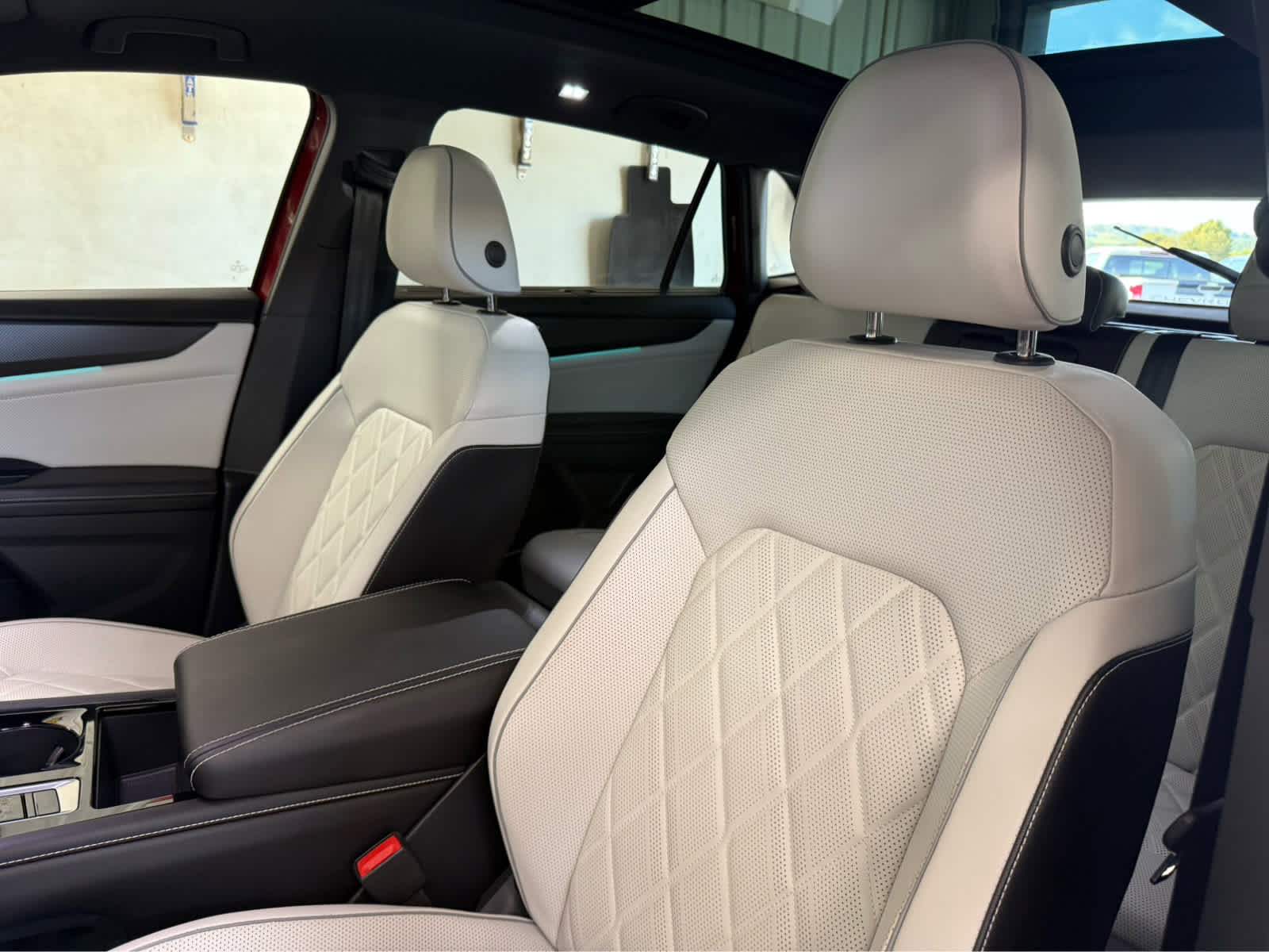 Used 2024 Volkswagen Atlas Cross Sport SEL Premium R-Line image 11