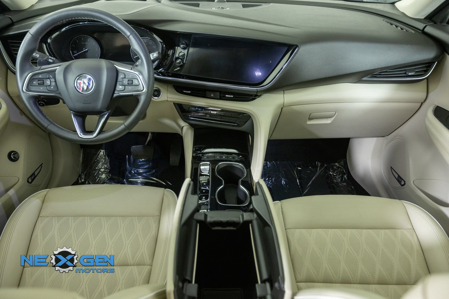 Used 2022 Buick Envision Avenir w/ Technology Package II FWD image 33