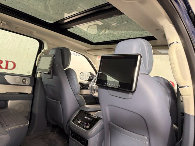 Used 2018 Lincoln Navigator Black Label AWD/4WD image 38