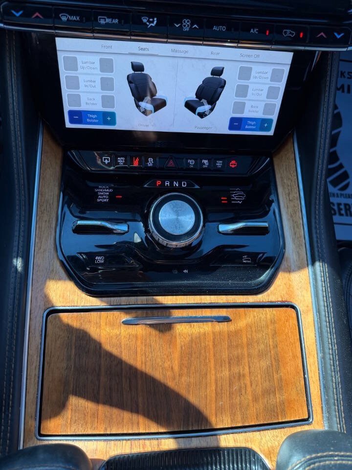 Used 2022 Jeep Grand Wagoneer Series III w/ Rear Seat Video Group 1 AWD/4WD image 36