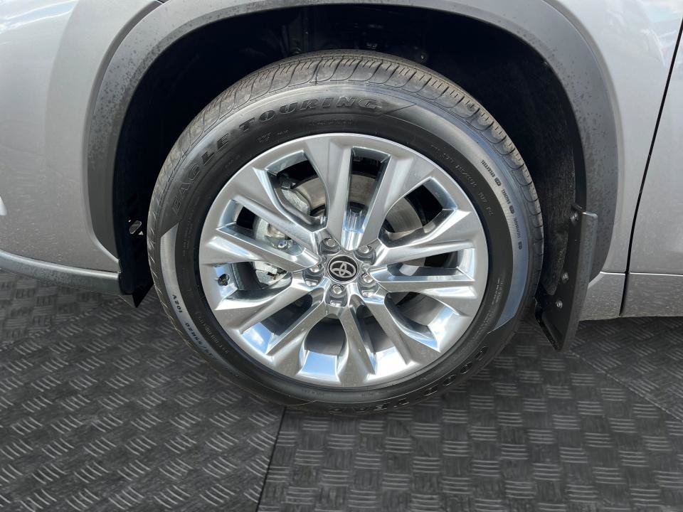 New 2026 Toyota Highlander Limited AWD/4WD image 25