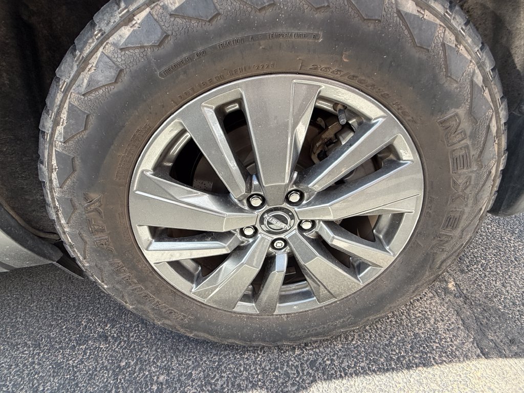 Used 2022 Nissan Pathfinder SV FWD image 16