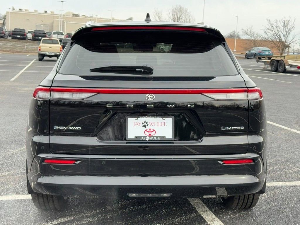 Certified 2025 Toyota Crown Signia w/ Advanced Technology Package image 8