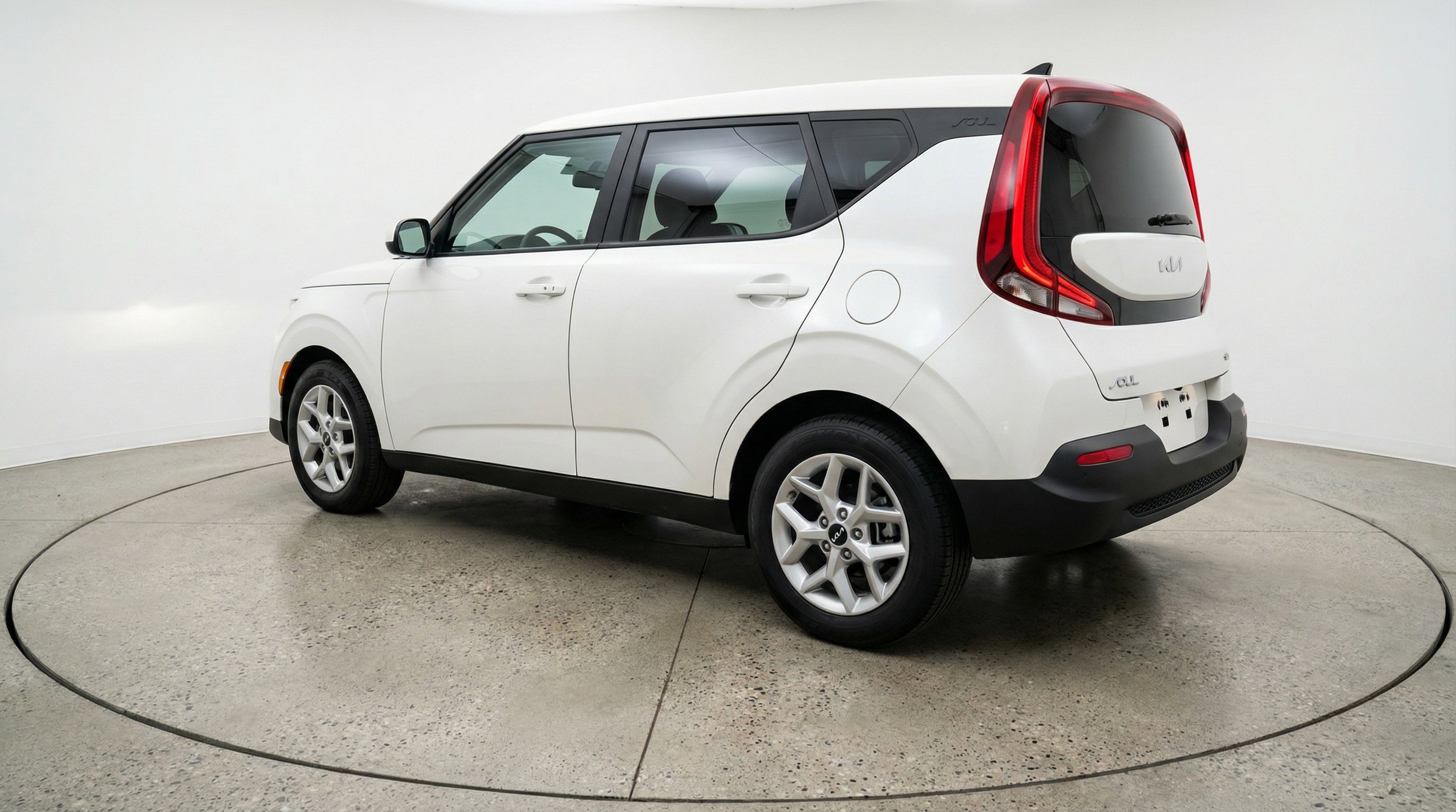 Used 2025 Kia Soul LX w/ LX Technology Package image 6