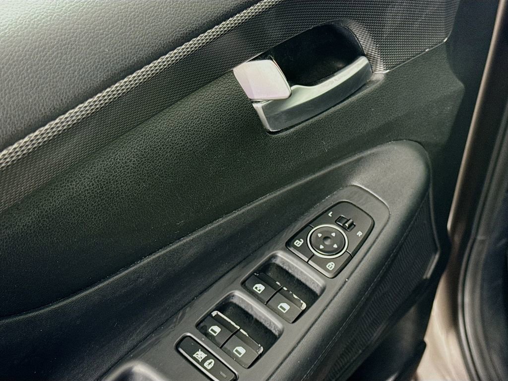 Used 2019 Hyundai Santa Fe SE image 17