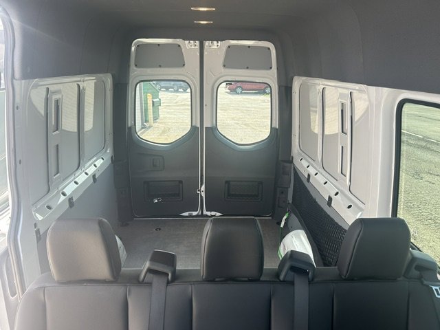 Used 2024 Mercedes-Benz Sprinter 2500 image 10