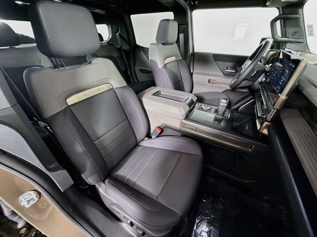 Used 2025 GMC Hummer EV 2X w/ Extreme Off-Road Package AWD/4WD image 29