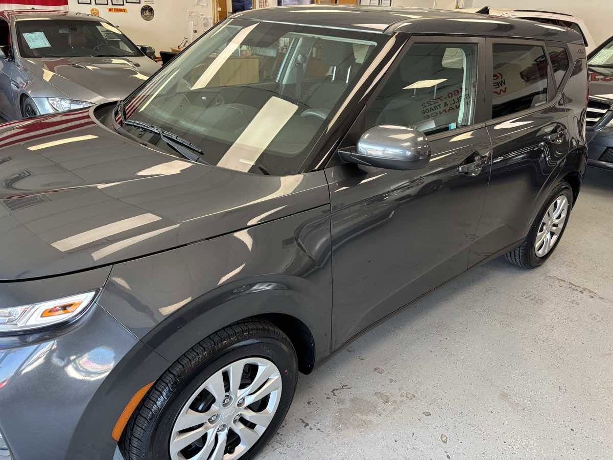 Used 2022 Kia Soul LX FWD image 30