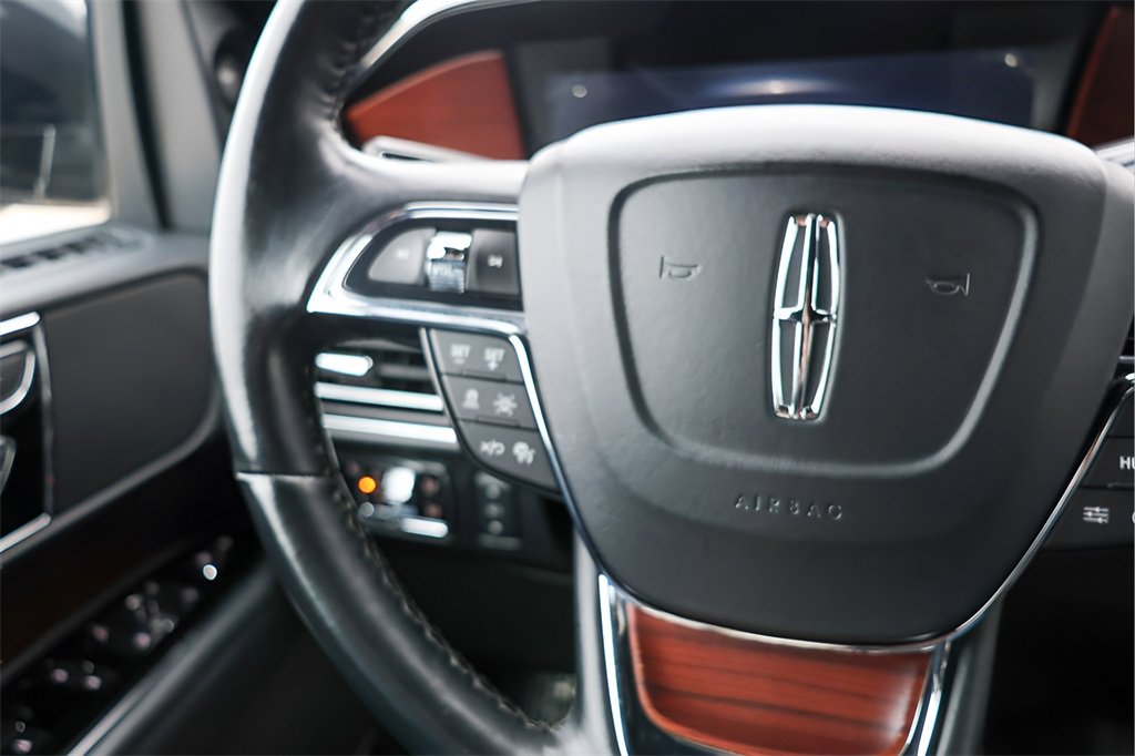 Used 2023 Lincoln Navigator Reserve image 12