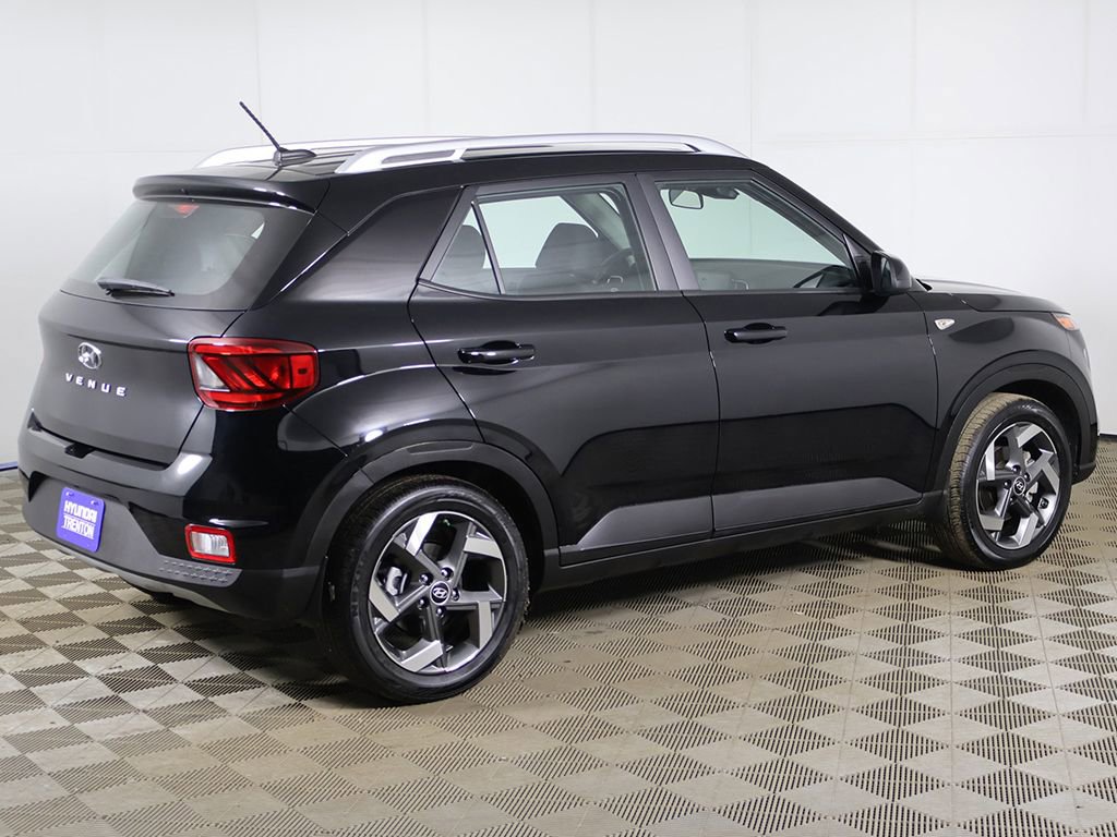 Certified 2023 Hyundai Venue SEL w/ Cargo Package image 9