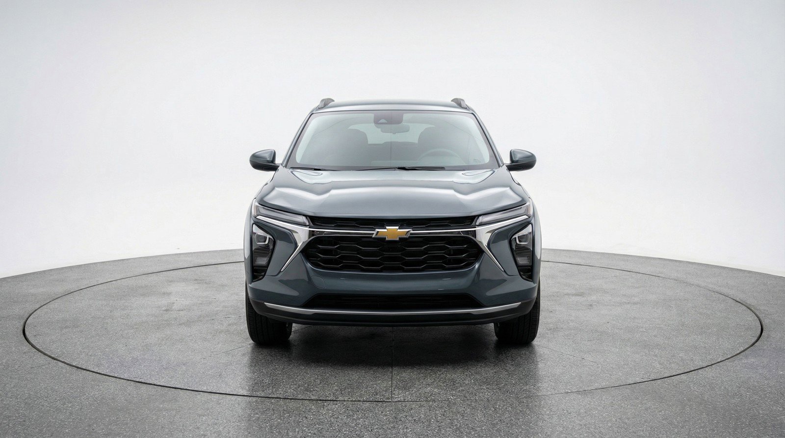 Used 2025 Chevrolet Trax LT image 2