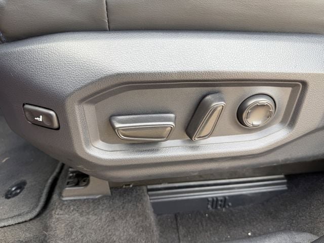 Used 2025 Toyota Tundra Platinum image 29