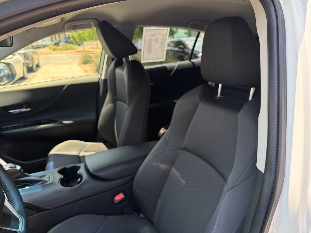 Used 2021 Toyota Venza LE AWD/4WD image 21