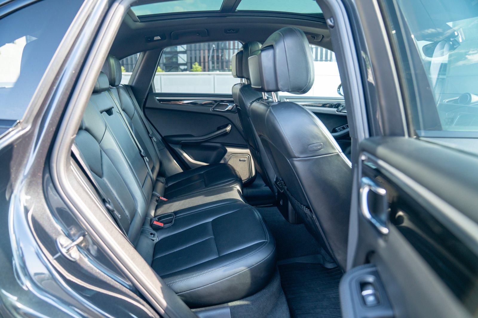 Used 2018 Porsche Macan S AWD/4WD image 25