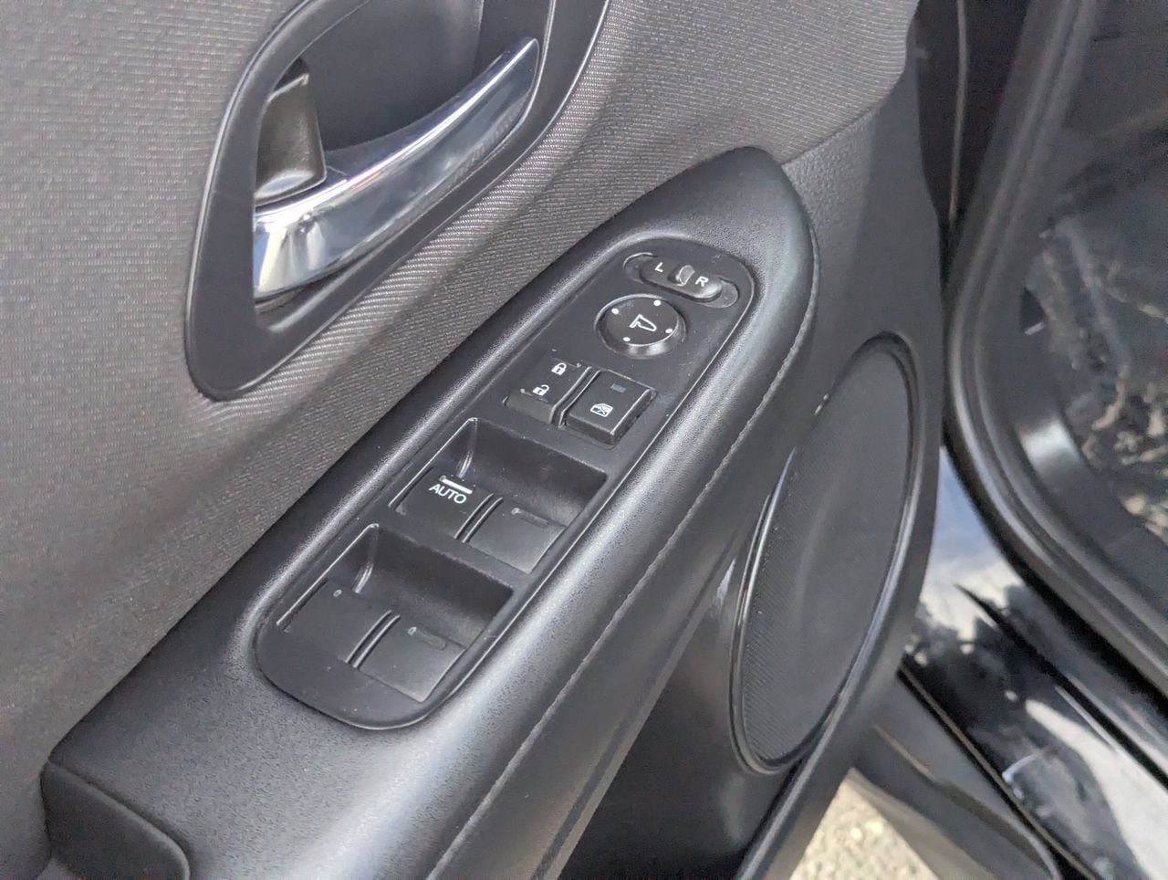 Used 2020 Honda HR-V LX image 23