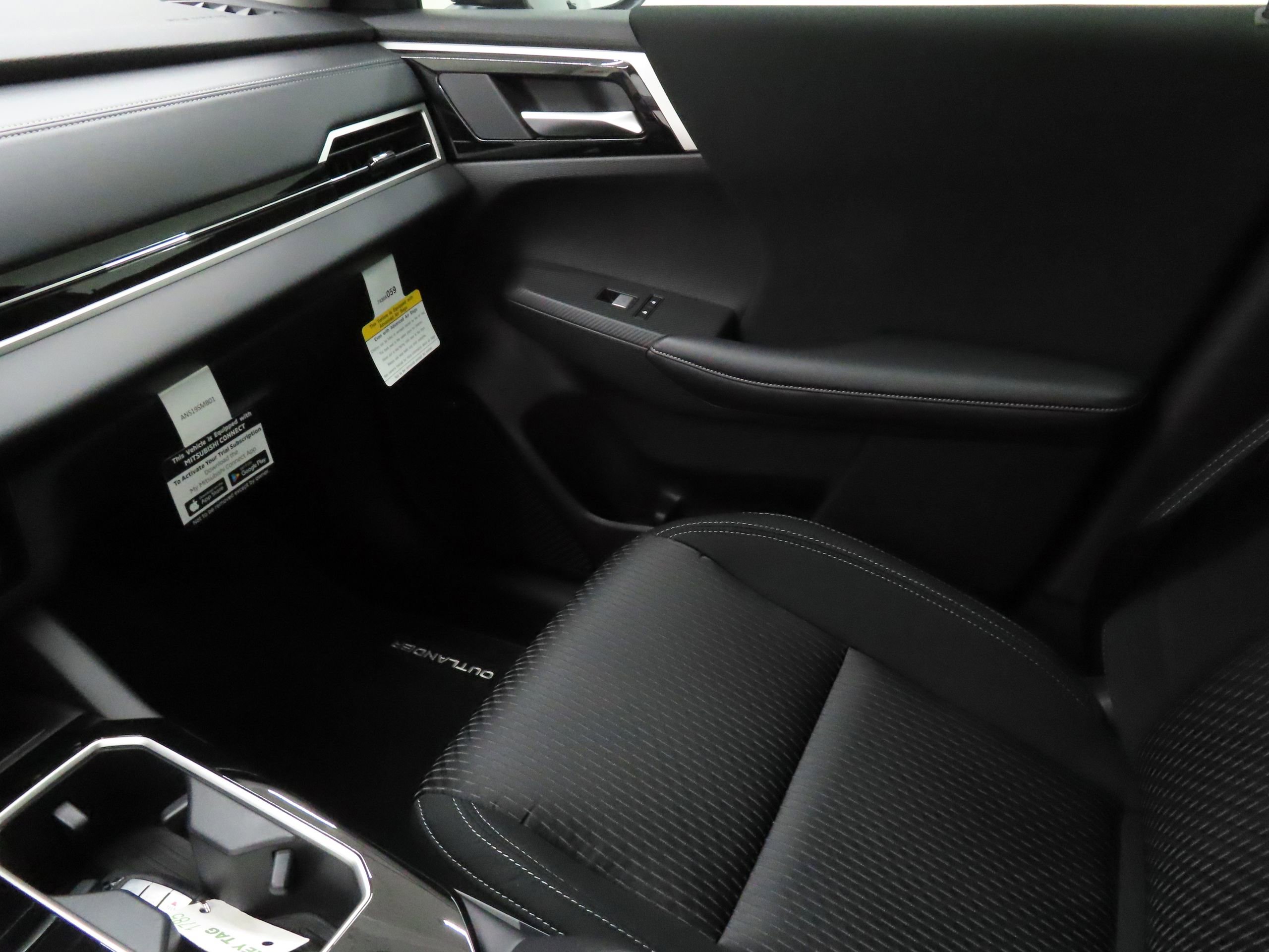 New 2026 Mitsubishi Outlander ES image 19