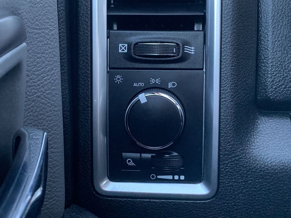 Used 2022 RAM 1500 Classic SLT image 16