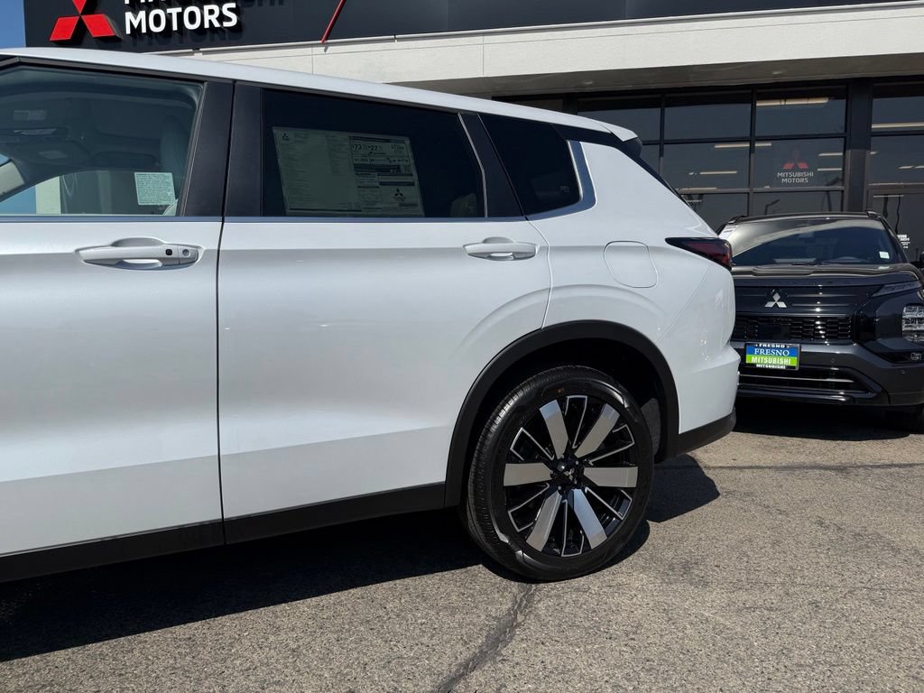 New 2026 Mitsubishi Outlander SE AWD/4WD image 7