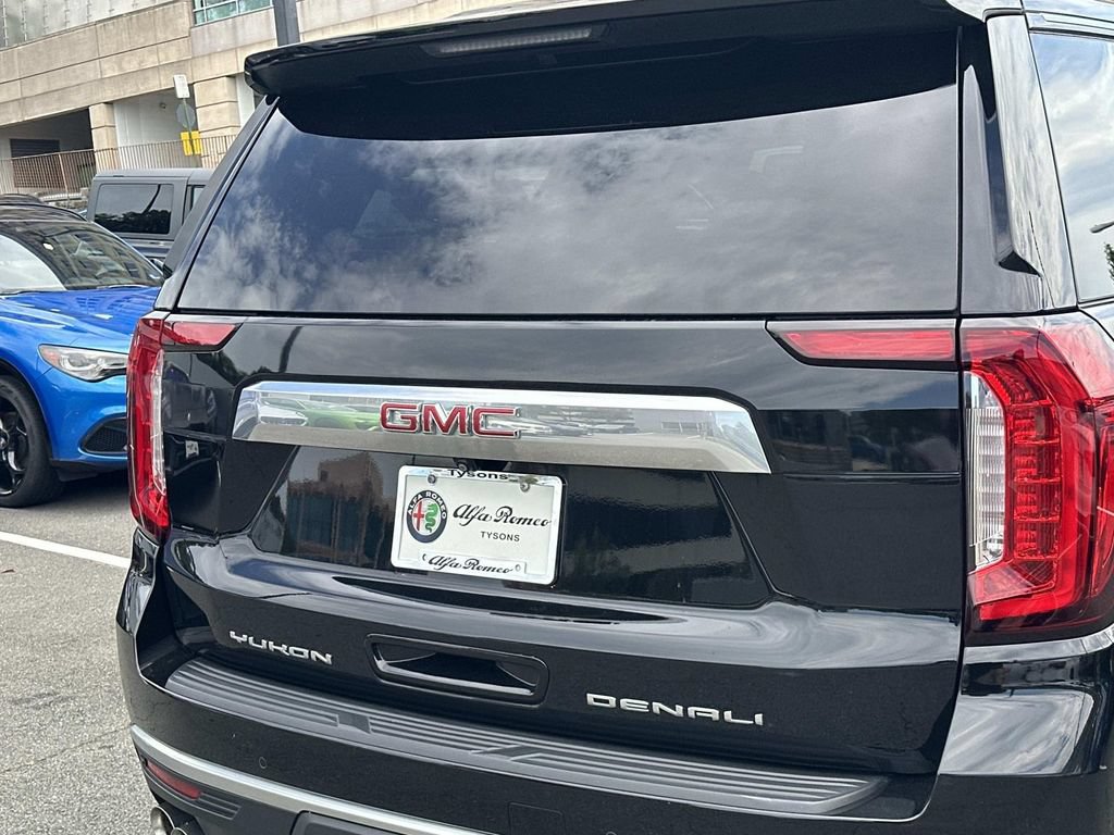 Used 2024 GMC Yukon XL Denali AWD/4WD image 12