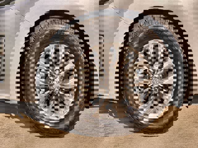 Used 2020 Kia Sedona LX image 9