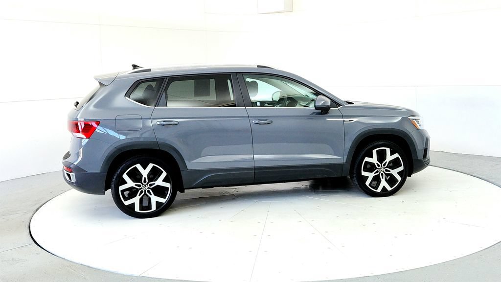 Used 2022 Volkswagen Taos SEL w/ Panoramic Sunroof Package AWD/4WD image 6
