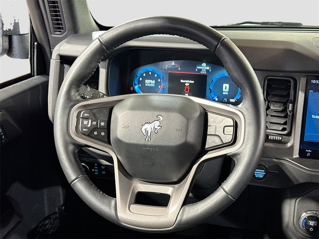 Used 2025 Ford Bronco Badlands image 17
