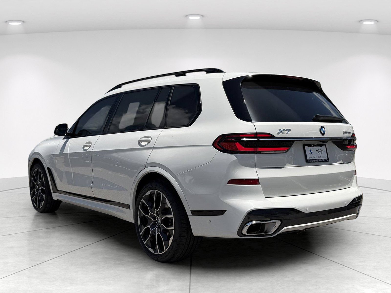 Certified 2023 BMW X7 xDrive40i w/ M Sport Package AWD/4WD image 5