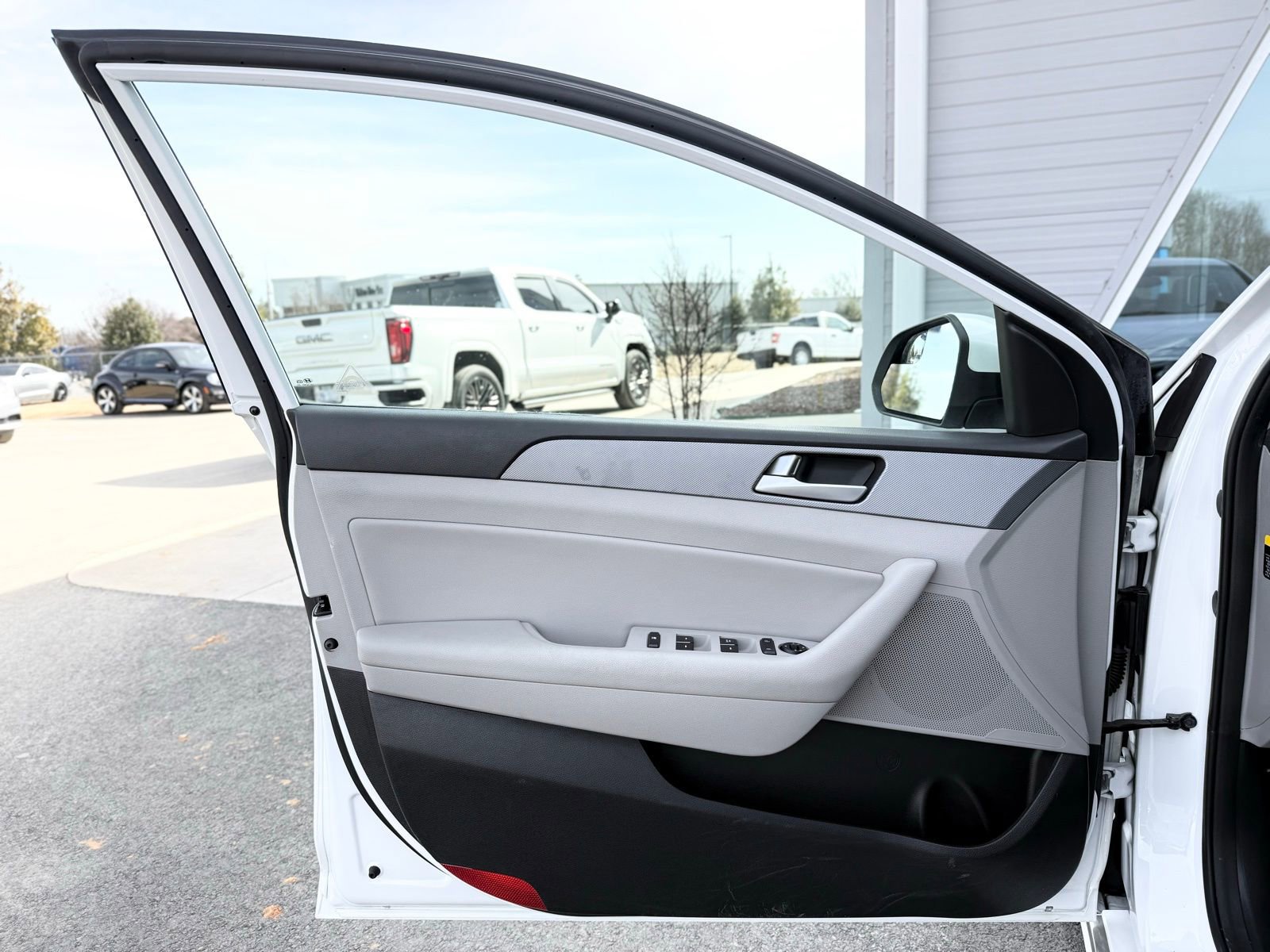 Used 2016 Hyundai Sonata SE image 11