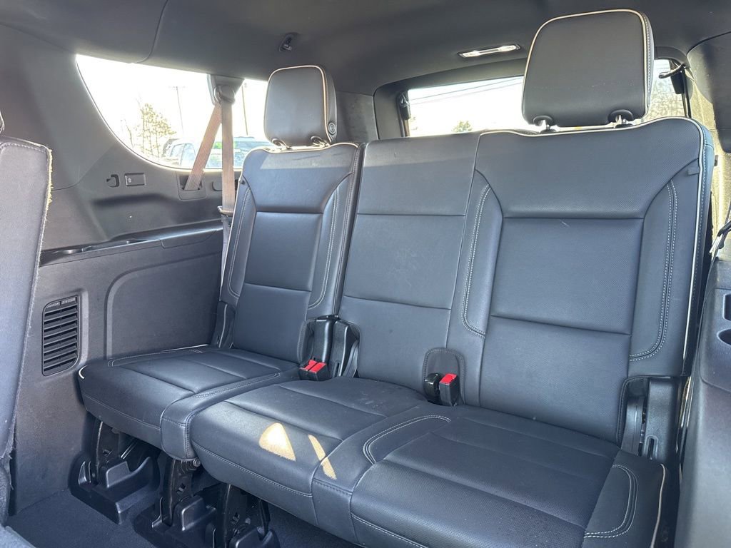 Used 2024 Chevrolet Suburban Premier image 21