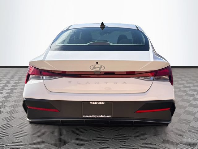 New 2026 Hyundai Elantra SE FWD image 6