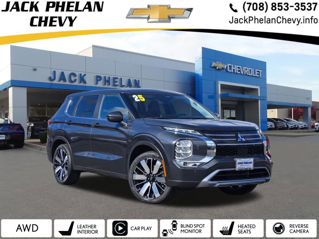 Used 2025 Mitsubishi Outlander SE