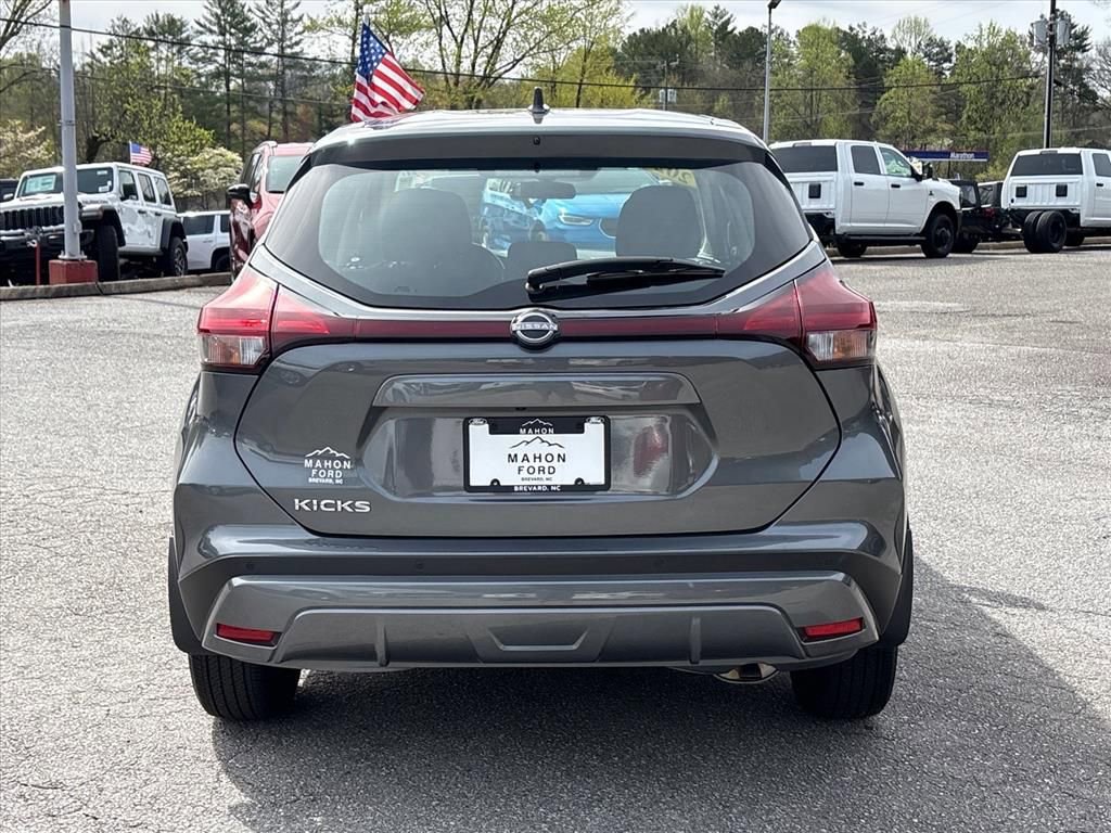 Used 2025 Nissan Kicks Play S FWD image 5