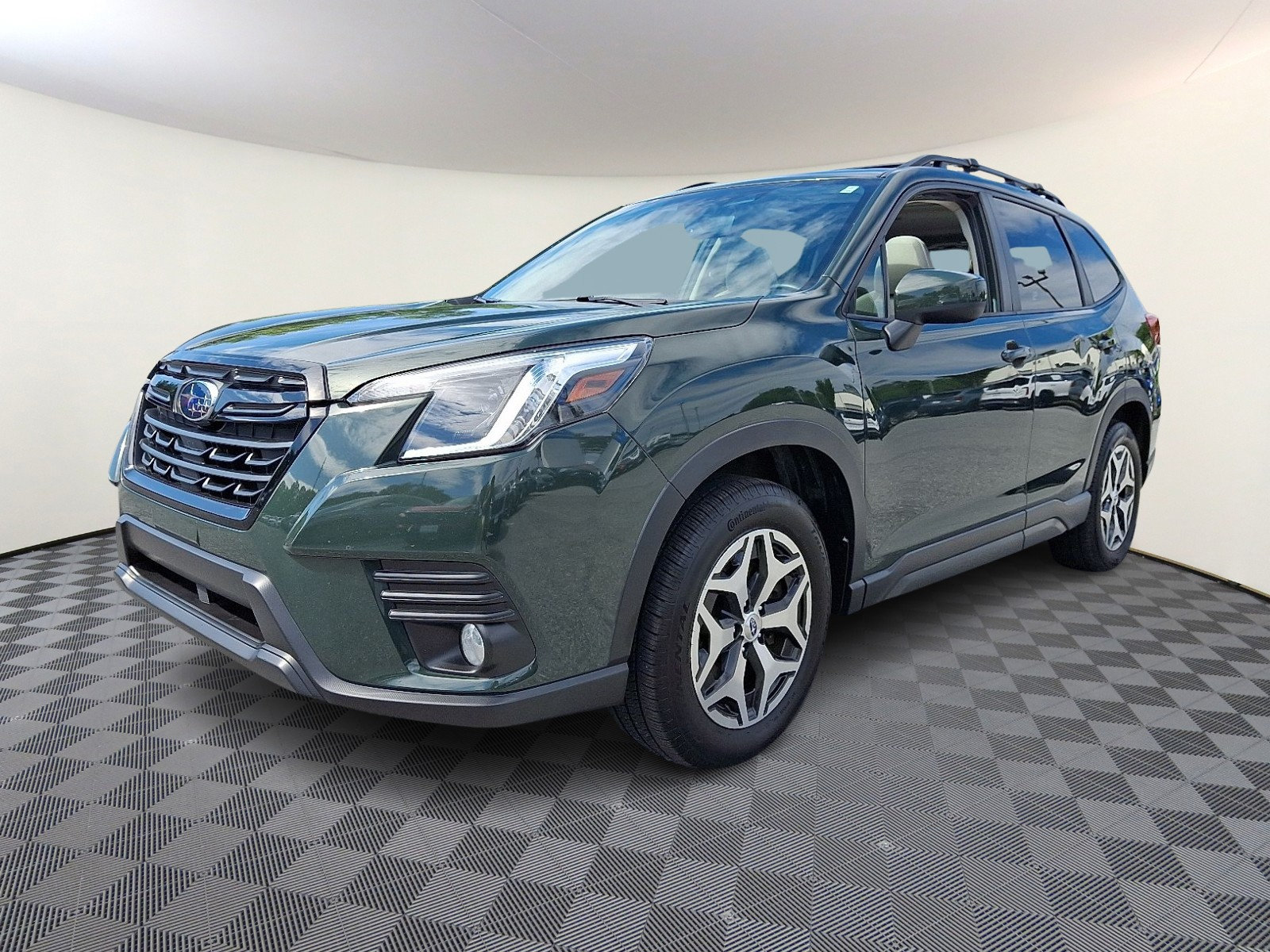 Used 2022 Subaru Forester Premium w/ Popular Package #1 AWD/4WD image 3