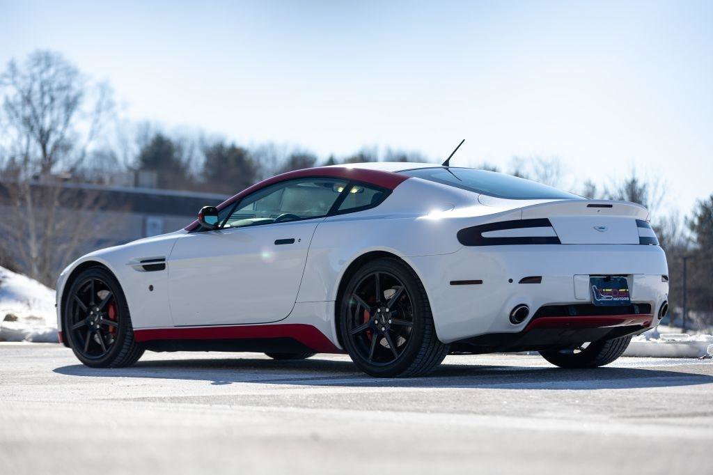 Used 2006 Aston Martin V8 Vantage Coupe image 15