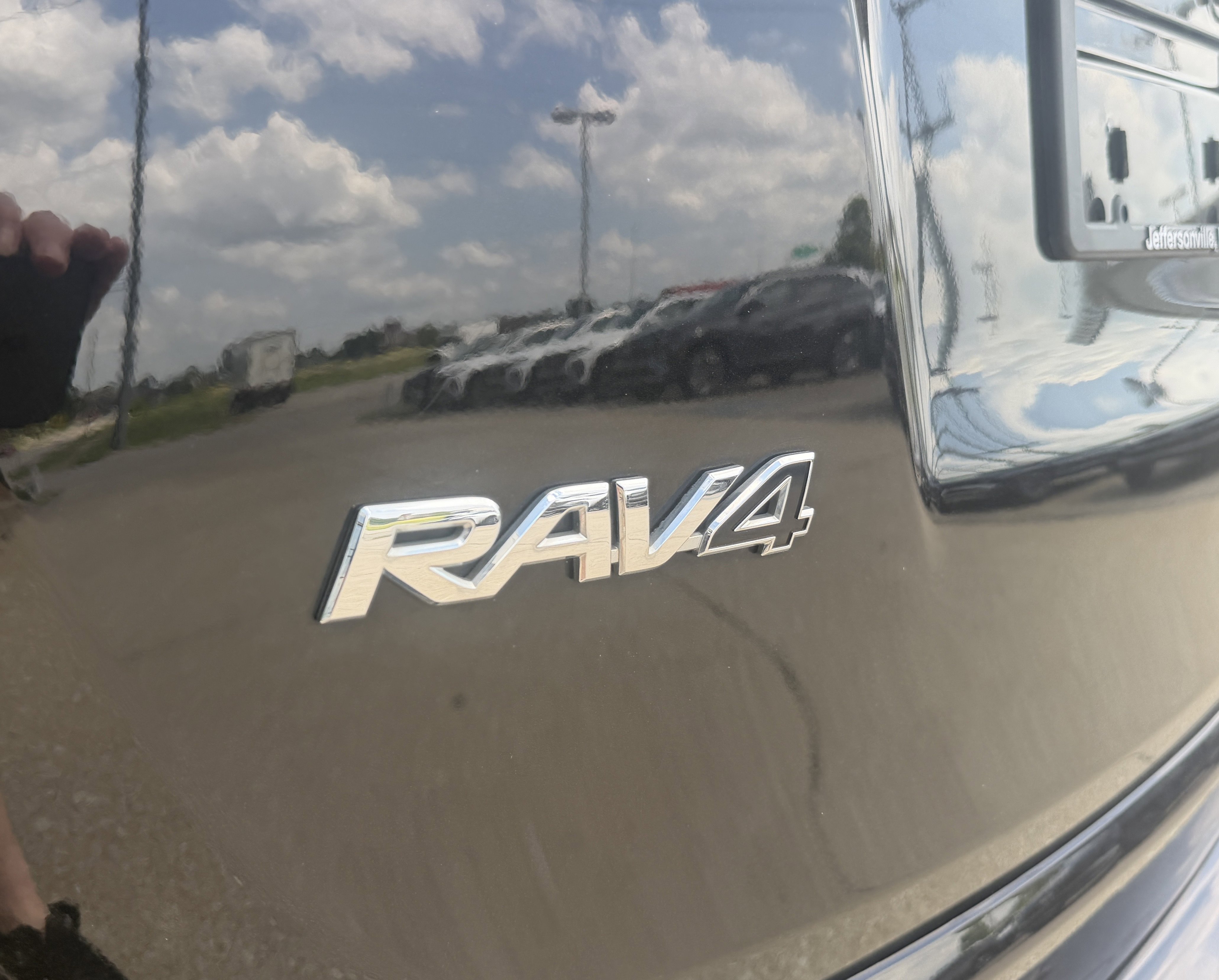 Used 2017 Toyota RAV4 XLE FWD image 9